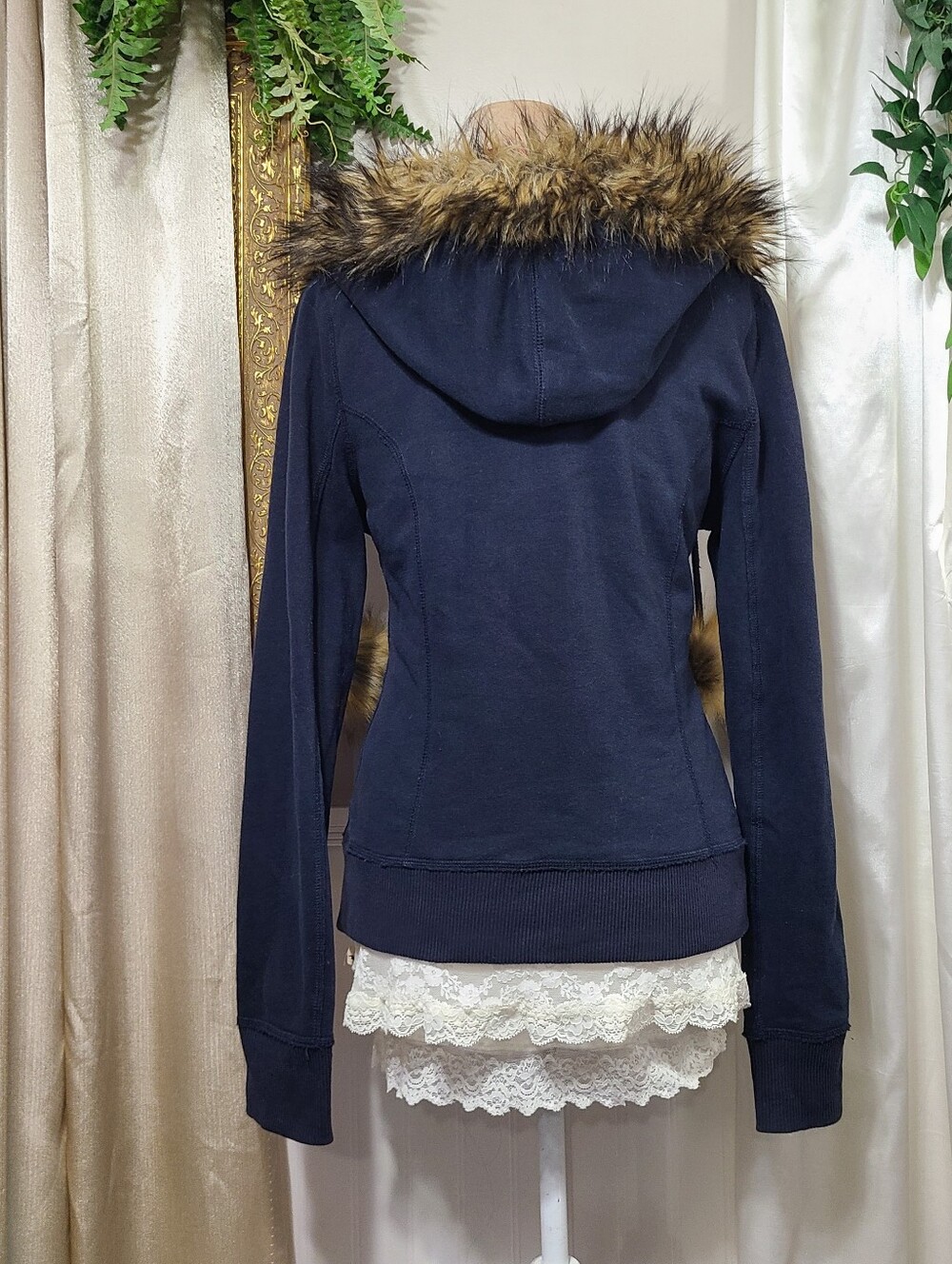 Vintage Abercrombie ♡ Y2K ♡ Navy Blue Plaid Lining Hoodie Faux Fur Hood Trim - Picture 5 of 9